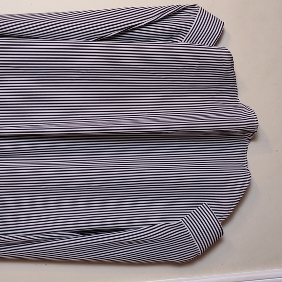 H&M oversized Dress Shirt - Picture 3 of 10